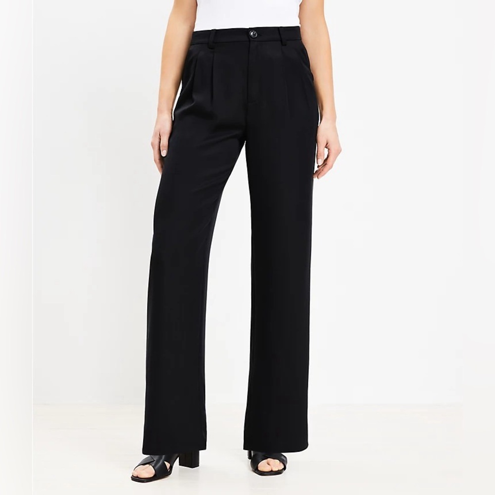 Wide leg trousers